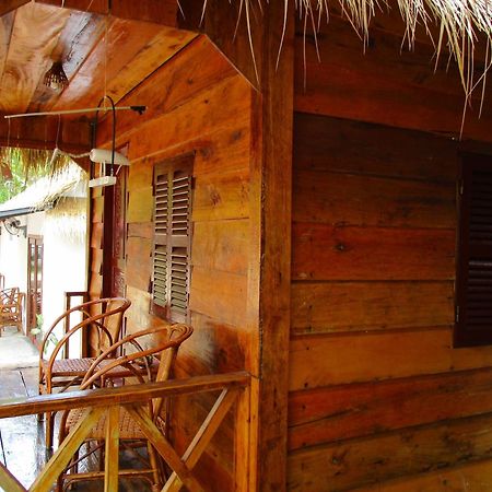 ホテル オムホーム シアヌークビル 部屋 写真