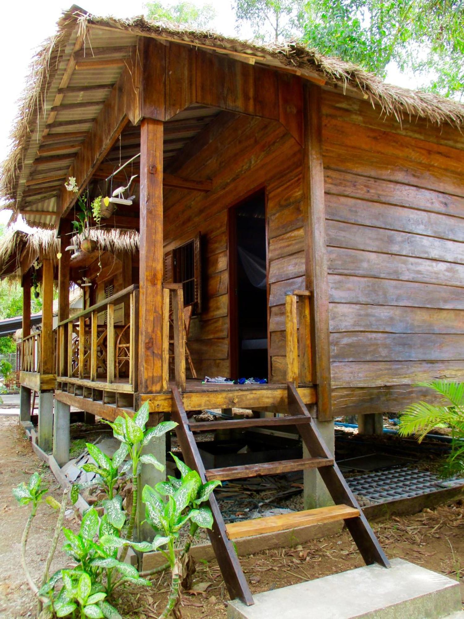 ホテル オムホーム シアヌークビル 部屋 写真