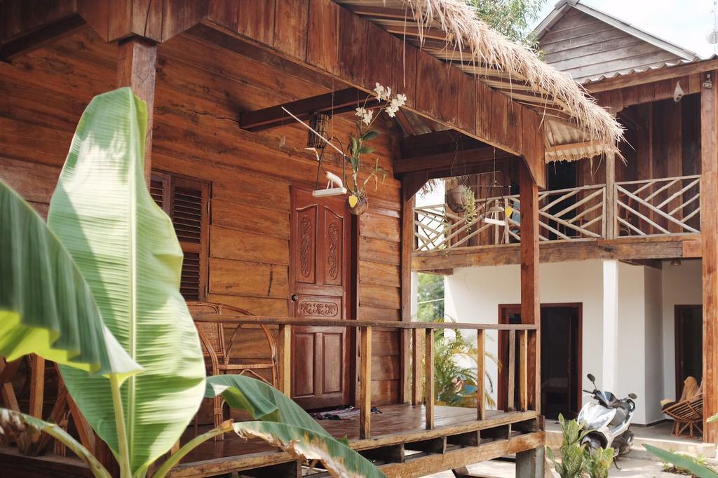 ホテル オムホーム シアヌークビル エクステリア 写真